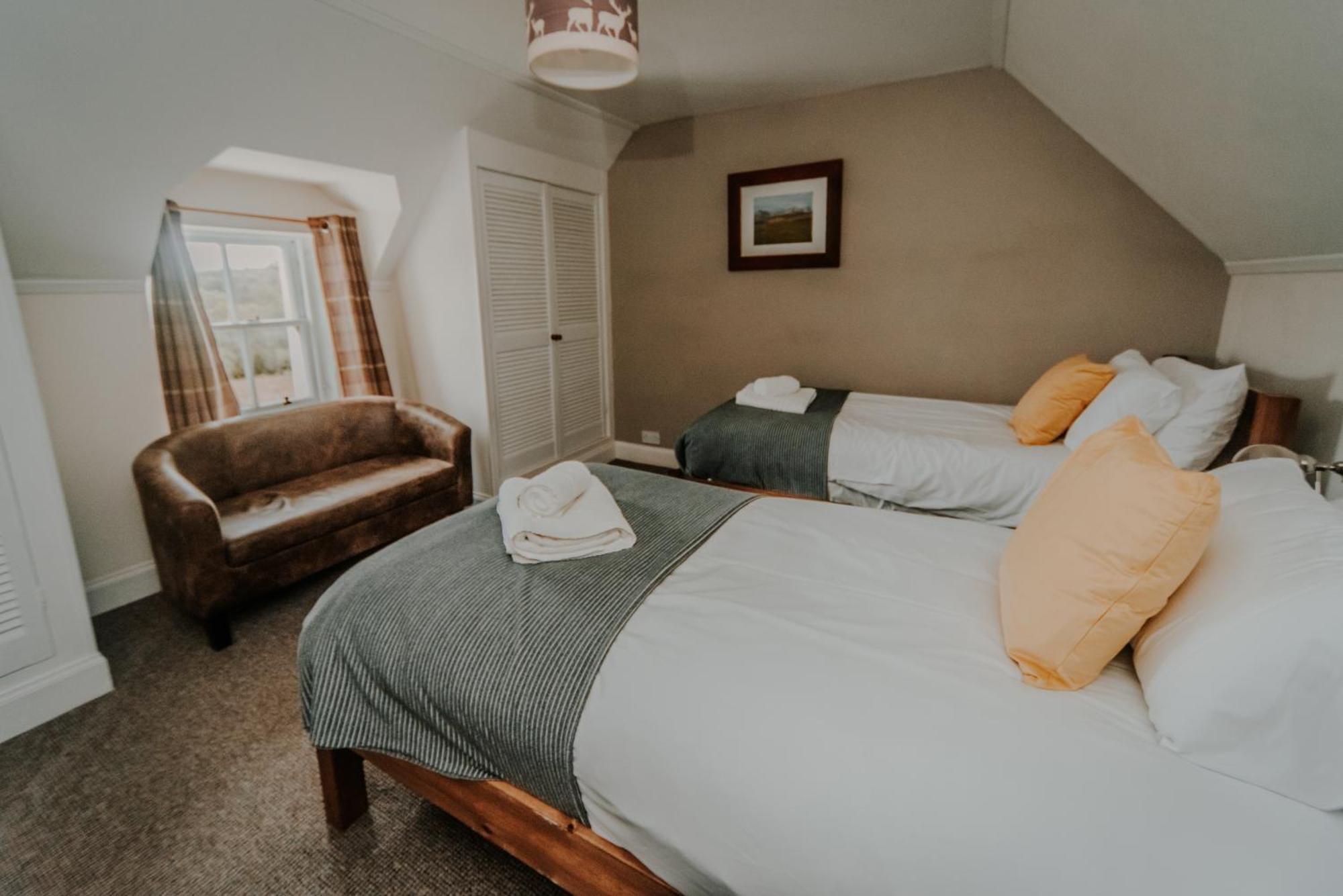 Villa Old Kyle Farm - Stunning Views - 2 Mins From Skye Bridge Kyleakin Exterior foto